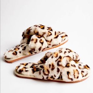 NWT - Faux Fur Criss Cross Slipper